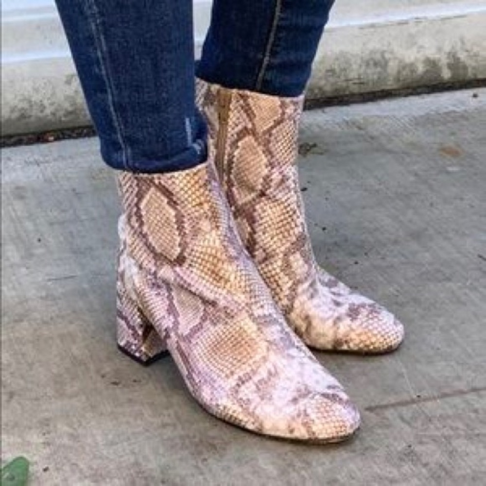 Chinese Laundry Daria Snake Ankle Boots Size 7